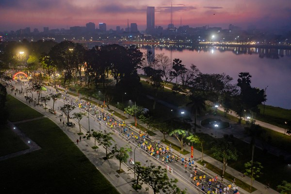 Hơn 5.000 người tham gia chạy vì cộng đồng ở Huế - Anh 4