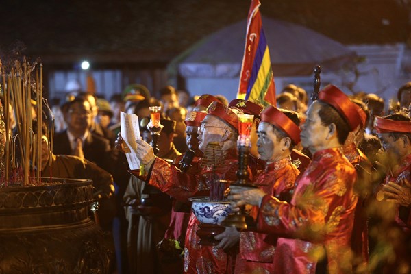 Thảnh thơi đi hội đền Trần - Anh 2