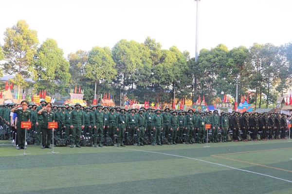 TP.HCM: Hơn 4.700 tân binh lên đường nhập ngũ - Anh 1