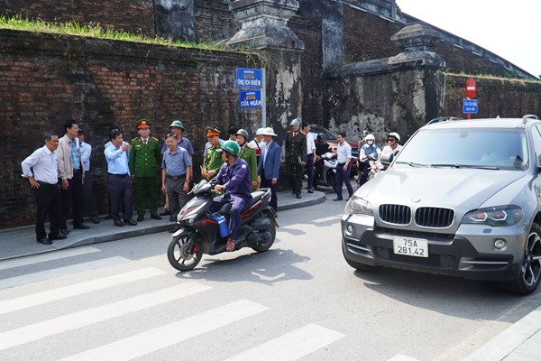 Triển khai các giải pháp để giảm áp lực giao thông khu vực Kinh thành Huế - Anh 2