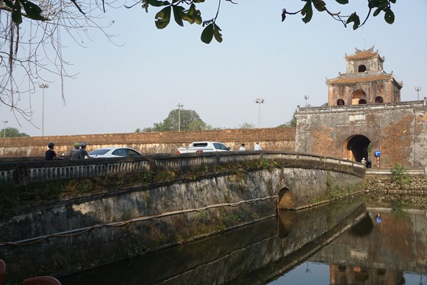 Đề xuất ý tưởng làm cầu gỗ đi bộ bắc qua Hộ Thành Hào (Kinh thành Huế): Liệu có thật sự khả thi? - Anh 1