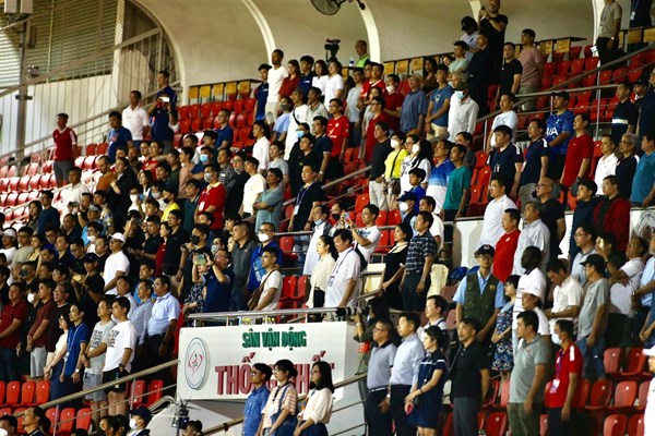 Những thái cực của V.League - Anh 1