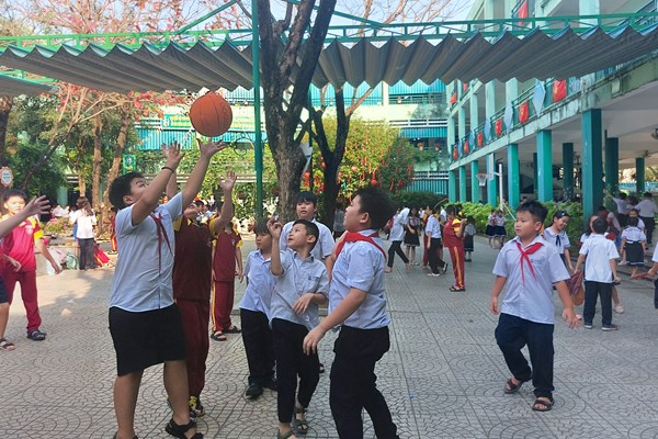 Để “Mỗi ngày đến trường là một ngày vui” không còn là khẩu hiệu - Anh 1
