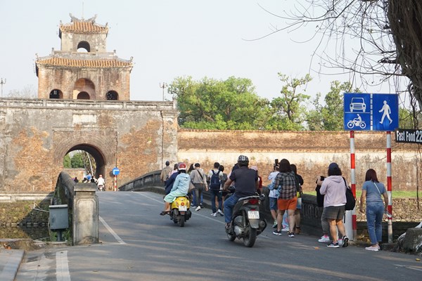 Liên quan đề xuất ý tưởng xây cầu gỗ bắc qua Hộ Thành Hào (Kinh thành Huế): Nhiều câu hỏi cần được trả lời thỏa đáng - Anh 2