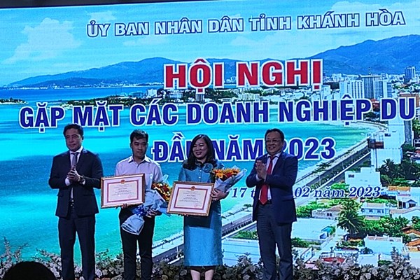 Khánh Hòa: Xem xét ban hành cơ chế, chính sách hỗ trợ doanh nghiệp sớm phục hồi hoạt động du lịch - Anh 3