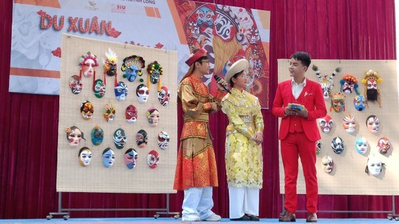 Thanh âm truyền thống đi vào đời sống học đường - Anh 1
