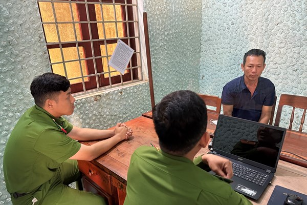 Khởi tố đối tượng đánh gãy 2 tay nam shipper - Anh 1
