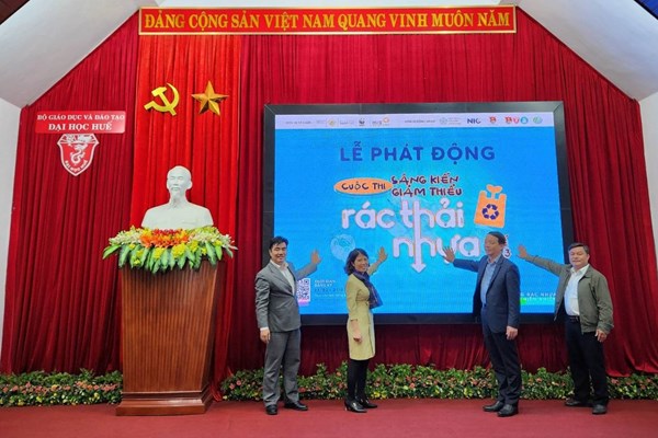 “Sáng kiến giảm thiểu rác thải nhựa- Huế 2023” - Anh 2