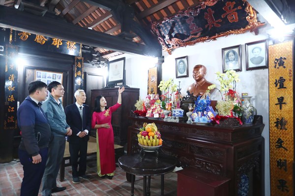 Từ quê hương cách mạng đến nơi khởi nguồn Đề cương về văn hóa Việt Nam - Anh 1