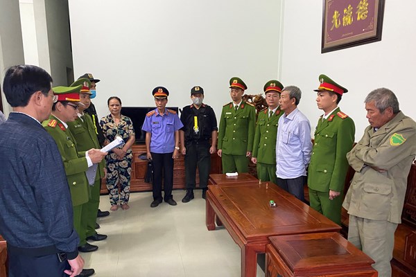 Bắt giam nguyên “bộ sậu” lập chứng từ khống để tham ô 34 tỷ đồng - Anh 1