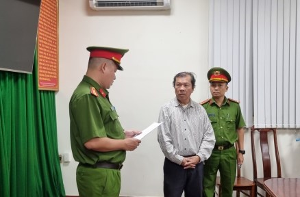 Công an TP.HCM thông tin về việc khởi tố Đặng Anh Quân, Đặng Thị Hàn Ni và Trần Văn Sỹ - Anh 3