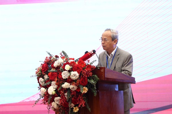 Để giá trị của Đề cương trường tồn cùng dân tộc - Anh 4
