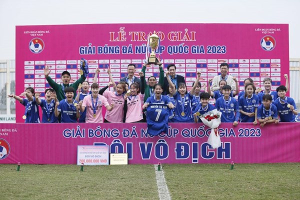 Giải bóng đá nữ Cúp Quốc gia có nhà vô địch mới - Anh 2