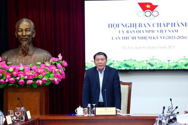 Bộ trưởng Nguyễn Văn Hùng: 