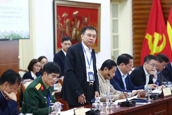 Bộ trưởng Nguyễn Văn Hùng: 