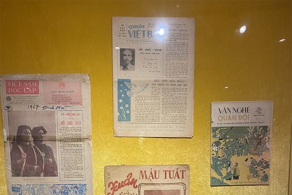 Tọa đàm, trưng bày “Xuân xưa trên báo Tết 1865-2000
