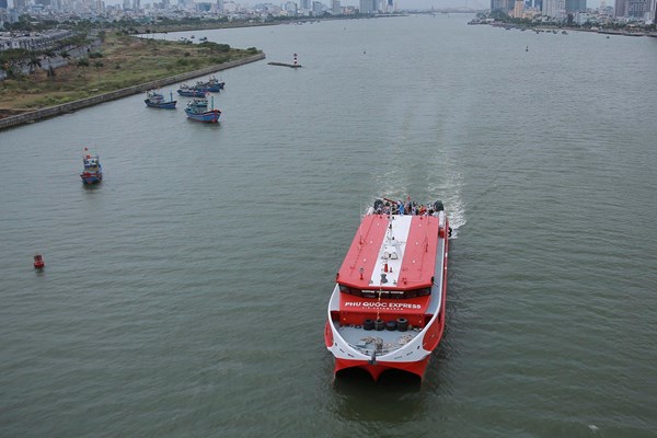 Đà Nẵng: Tìm cách khai thác hiệu quả du lịch đường thủy - Anh 1