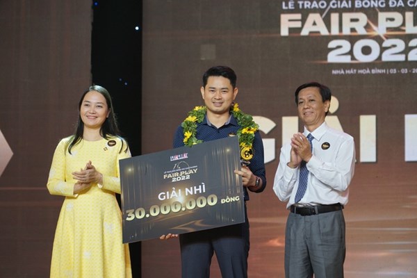 Đội tuyển bóng đá nữ Việt Nam thắng giải Fair Play 2022 - Anh 3