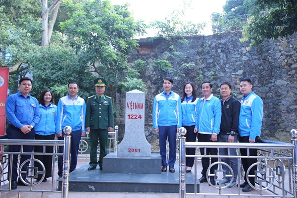 Nhiều hoạt động ý nghĩa trong chương trình “Tháng Ba biên giới” - Anh 1