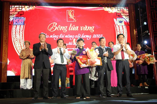 Thêm một “mùa vàng” bội thu - Anh 1