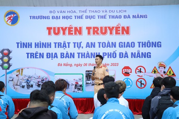 Đẩy mạnh công tác tuyên truyền, giáo dục an toàn giao thông trong trường học - Anh 1