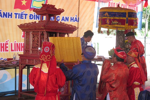 Huyện đảo Lý Sơn tổ chức lễ Khao lề thế lính Hoàng Sa - Anh 1
