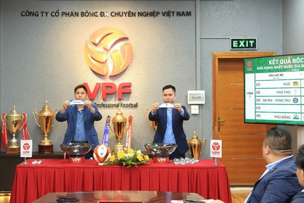 Giải Hạng Nhất Quốc gia áp dụng phương thức thi đấu vòng tròn hai lượt - Anh 1