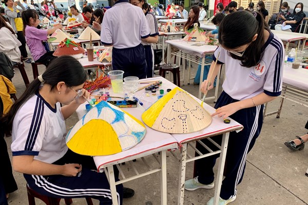 Thổi “hồn Việt” vào chiếc nón lá - Anh 2