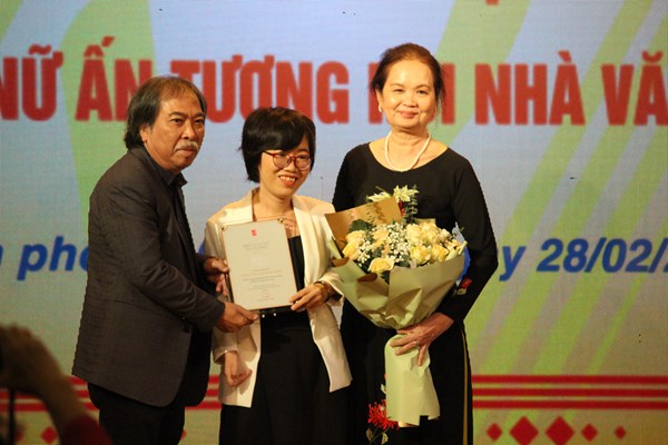 Bông hồng trên cát trắng - Anh 1