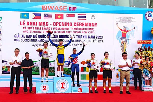 Khởi tranh Giải xe đạp nữ Quốc tế Bình Dương 2023 - Anh 3