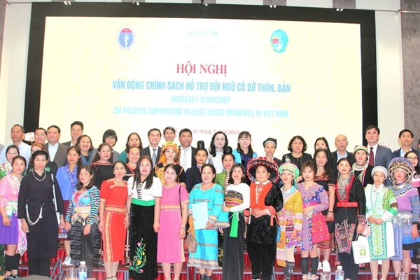 Ghi nhận những công lao to lớn của đội ngũ các cô đỡ thôn bản - Anh 1