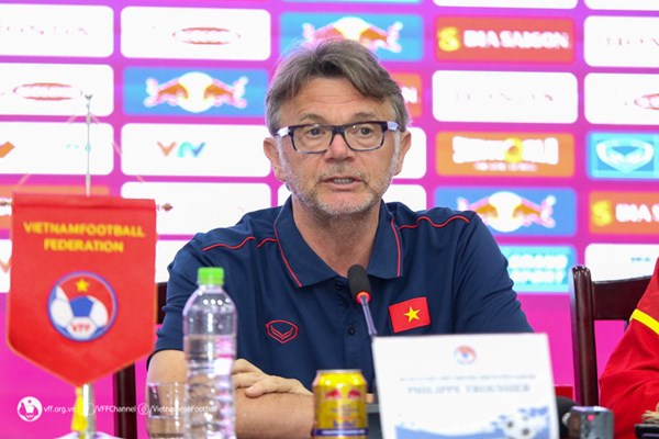 HLV Philippe Troussier: Tôi hài lòng về tinh thần, thái độ tập luyện của của các cầu thủ - Anh 1