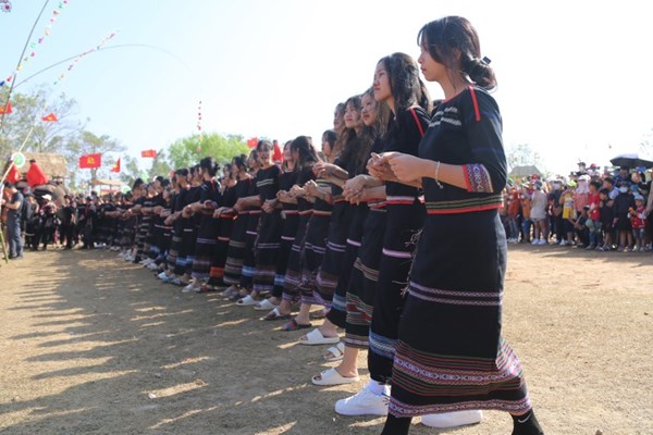 Đắk Lắk: Rộn ràng ngày hội voi Buôn Đôn - Anh 1