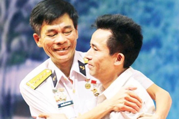 Chiếc áo của mẹ liệt sĩ Gạc Ma - Anh 3
