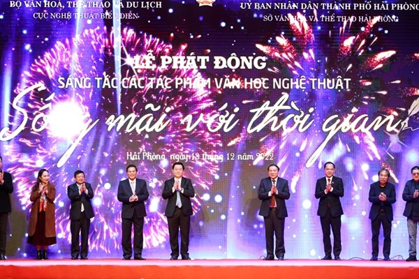 Sáng tác các tác phẩm VHNT 