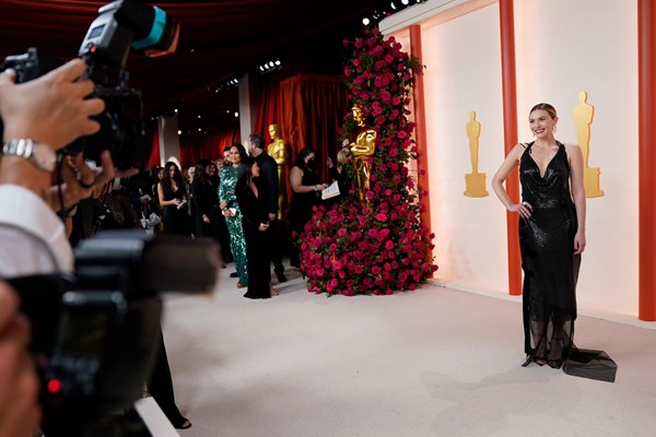 Thời trang thảm đỏ Oscar 2023 - Anh 28