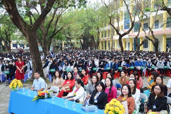 Nói chuyện chuyên đề “Kỹ năng sống hạnh phúc” chào mừng Ngày Quốc tế hạnh phúc - Anh 1
