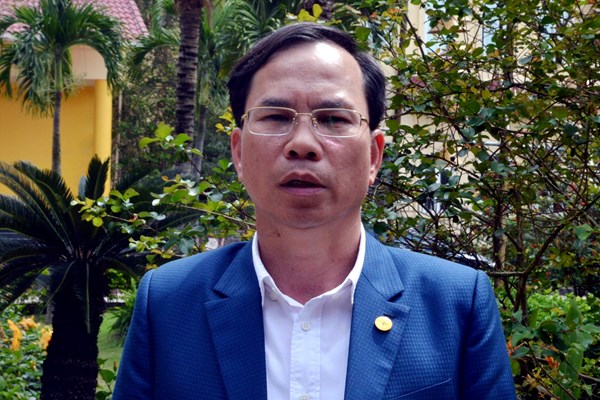 Đề xuất giải pháp thu hút du khách quốc tế - Anh 8