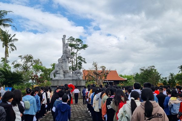 Màu xanh sau những đau thương ở Sơn Mỹ - Anh 5