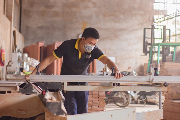 Nghề mộc Liên Hà vươn xa - Anh 2