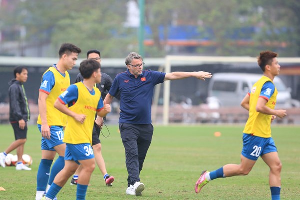 Tín hiệu lạc quan - Anh 1