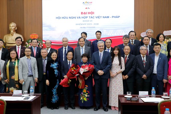 Bà Nguyễn Thúy Anh được bầu giữ chức Chủ tịch Hội hữu nghị và hợp tác Việt Nam-Pháp - Anh 2