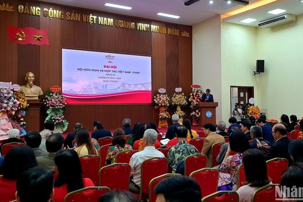 Bà Nguyễn Thúy Anh được bầu giữ chức Chủ tịch Hội hữu nghị và hợp tác Việt Nam-Pháp - Anh 1