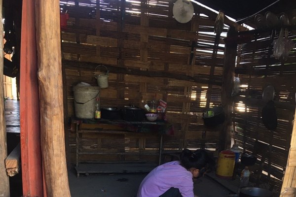 Báo Văn Hóa trao hỗ trợ cho học sinh DTTS có hoàn cảnh khó khăn ở Kon Tum - Anh 2