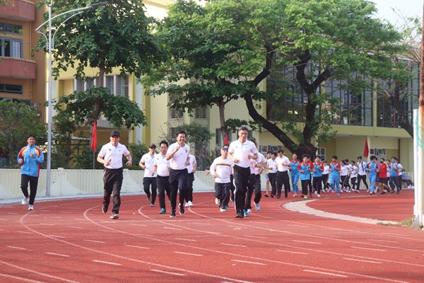 Đà Nẵng: Sôi nổi “Ngày chạy Olympic vì sức khỏe toàn dân” - Anh 2