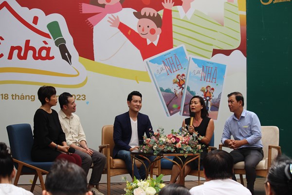 Lễ trao giải cuộc thi viết “Về nhà” và ra mắt quyển sách cùng tên - Anh 4