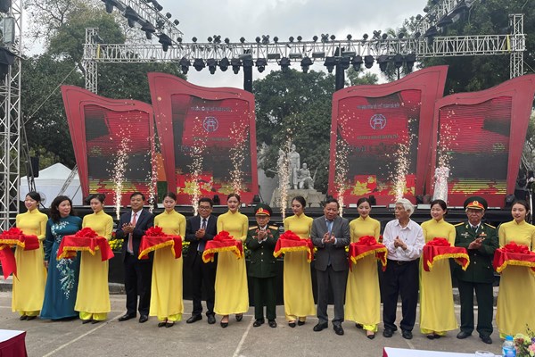 Khai mạc trưng bày chuyên đề “Phút hồi sinh” - Anh 1