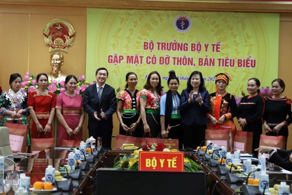 “Bà mụ” của phụ nữ và trẻ em đồng bào dân tộc - Anh 1