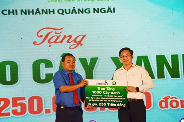 Tỉnh đoàn Quảng Ngãi tuyên dương 40 gương cán bộ Đoàn tiêu biểu - Anh 6