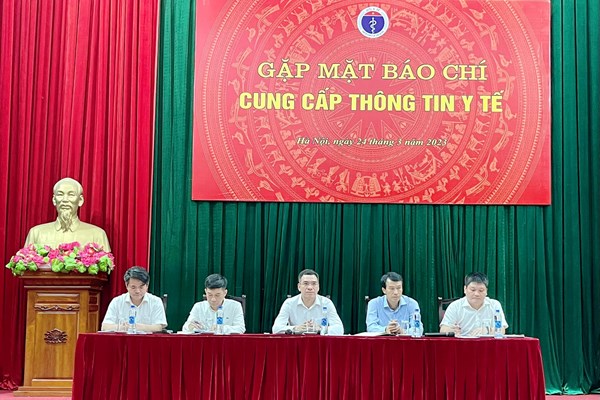 Bộ Y tế nói gì về 7.000 hồ sơ cấp phép trang thiết bị, vật tư đang tồn đọng? - Anh 1